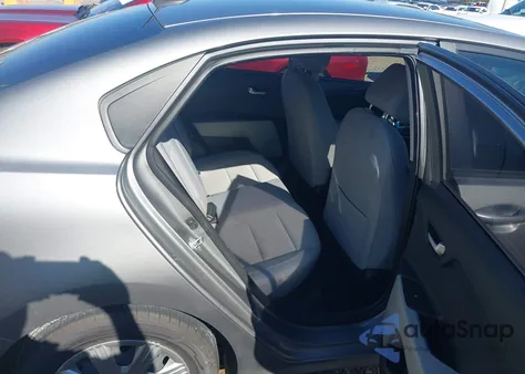 2022 Kia Rio S z USA, uszkodzony, nr VIN 3KPA24AD9NE447934